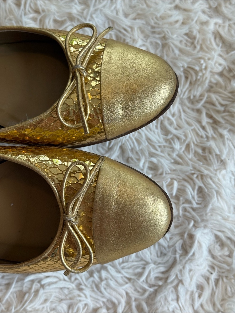 Stuart Weitzman Gold Snakeskin Ballet Flats Cap Toe Bow Leather Size 10 M - Picture 7 of 7